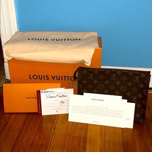 Authentic Louis Vuitton Toiletry 26